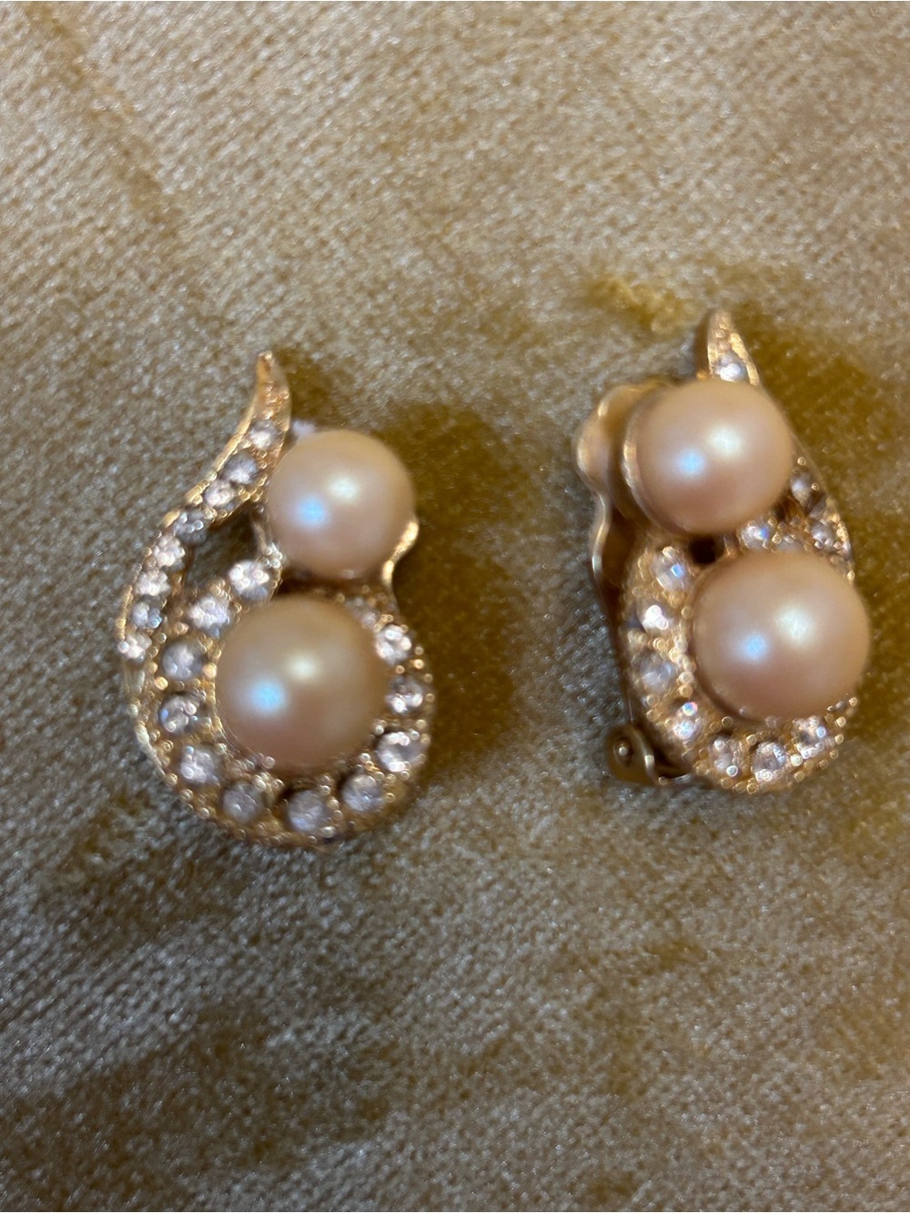 Classic Pearl and Crystal Clip-On Earrings - Pink Pearls